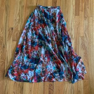 Beautiful high waisted maxi skit!